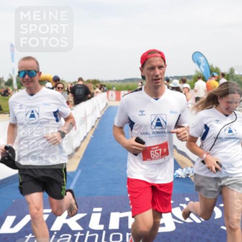 22.06.2025 - Viking Triathlon MichiJ http://msf.ph/oto/8126111 22.06.2025 15:17:15 Ziel 253, 657 meine-sportfotos.de