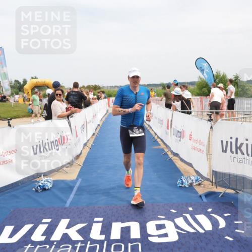 22.06.2025 - Viking Triathlon MichiJ http://msf.ph/oto/8126243 22.06.2025 15:17:34 Ziel 216 meine-sportfotos.de