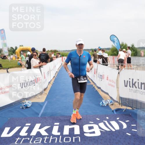 22.06.2025 - Viking Triathlon MichiJ http://msf.ph/oto/8126247 22.06.2025 15:17:34 Ziel 216 meine-sportfotos.de