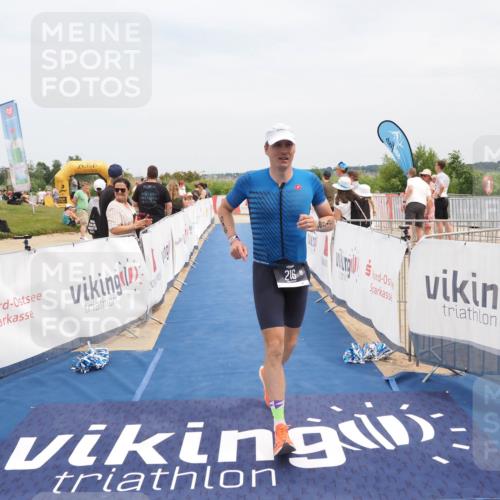 22.06.2025 - Viking Triathlon MichiJ http://msf.ph/oto/8126249 22.06.2025 15:17:34 Ziel 216 meine-sportfotos.de