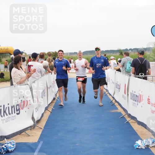 22.06.2025 - Viking Triathlon MichiJ http://msf.ph/oto/8126279 22.06.2025 15:22:55 Ziel 658 meine-sportfotos.de