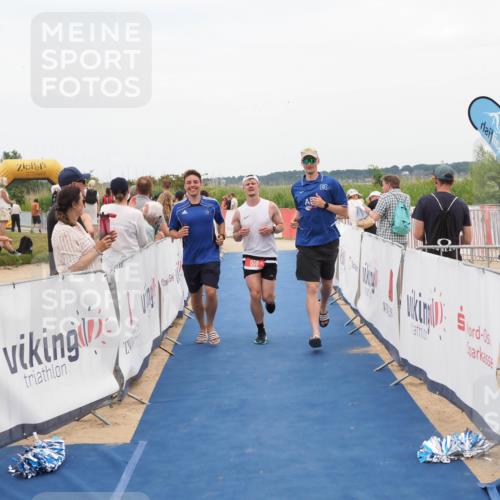 22.06.2025 - Viking Triathlon MichiJ http://msf.ph/oto/8126285 22.06.2025 15:22:55 Ziel 658 meine-sportfotos.de