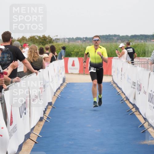 22.06.2025 - Viking Triathlon MichiJ http://msf.ph/oto/8126301 22.06.2025 15:17:56 Ziel 312 meine-sportfotos.de