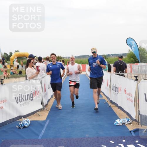 22.06.2025 - Viking Triathlon MichiJ http://msf.ph/oto/8126310 22.06.2025 15:22:56 Ziel 658 meine-sportfotos.de