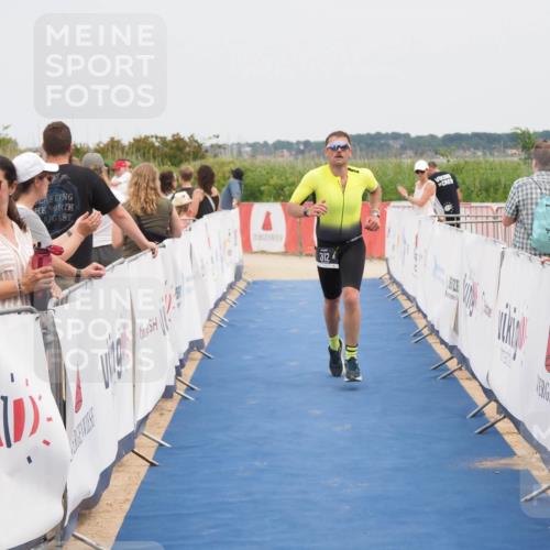 22.06.2025 - Viking Triathlon MichiJ http://msf.ph/oto/8126316 22.06.2025 15:17:56 Ziel 312 meine-sportfotos.de