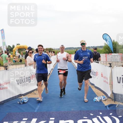 22.06.2025 - Viking Triathlon MichiJ http://msf.ph/oto/8126324 22.06.2025 15:22:56 Ziel 658 meine-sportfotos.de