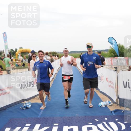 22.06.2025 - Viking Triathlon MichiJ http://msf.ph/oto/8126326 22.06.2025 15:22:57 Ziel 658 meine-sportfotos.de