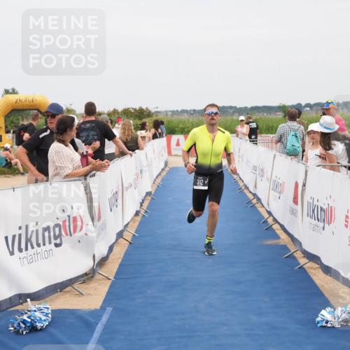 22.06.2025 - Viking Triathlon MichiJ http://msf.ph/oto/8126334 22.06.2025 15:17:57 Ziel 312 meine-sportfotos.de