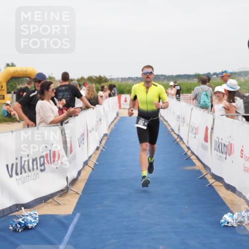 22.06.2025 - Viking Triathlon MichiJ http://msf.ph/oto/8126339 22.06.2025 15:17:58 Ziel 312 meine-sportfotos.de