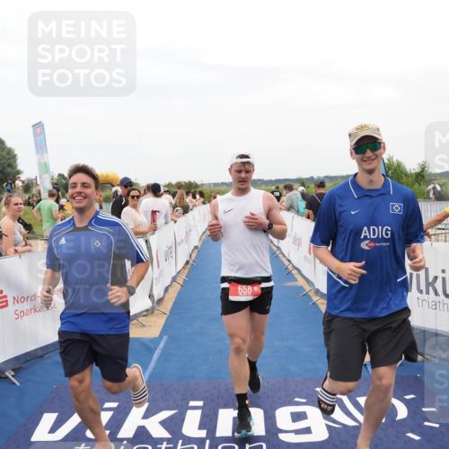 22.06.2025 - Viking Triathlon MichiJ http://msf.ph/oto/8126342 22.06.2025 15:22:57 Ziel 658 meine-sportfotos.de
