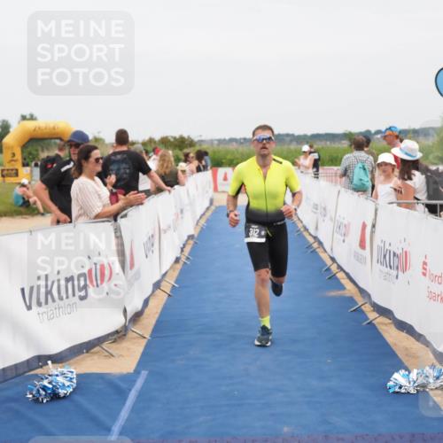 22.06.2025 - Viking Triathlon MichiJ http://msf.ph/oto/8126343 22.06.2025 15:17:58 Ziel 312 meine-sportfotos.de