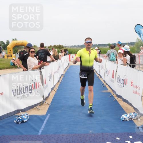 22.06.2025 - Viking Triathlon MichiJ http://msf.ph/oto/8126350 22.06.2025 15:17:58 Ziel 312 meine-sportfotos.de