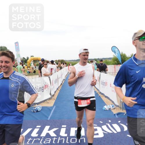 22.06.2025 - Viking Triathlon MichiJ http://msf.ph/oto/8126354 22.06.2025 15:22:58 Ziel 658 meine-sportfotos.de
