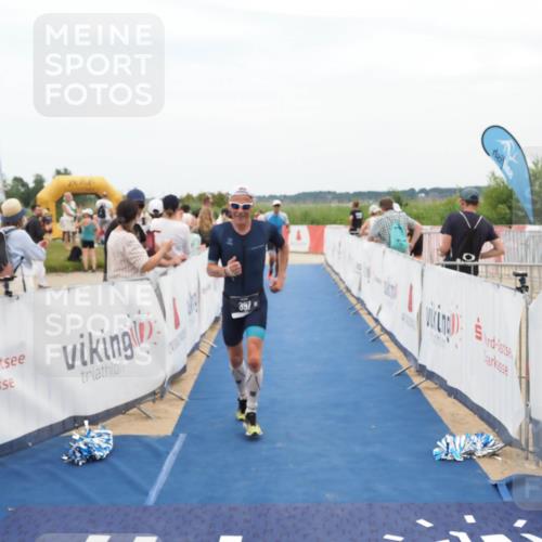 22.06.2025 - Viking Triathlon MichiJ http://msf.ph/oto/8126475 22.06.2025 15:23:15 Ziel 158, 397 meine-sportfotos.de