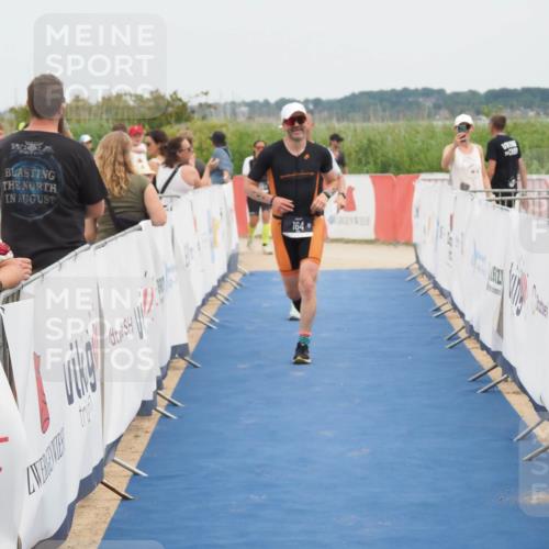 22.06.2025 - Viking Triathlon MichiJ http://msf.ph/oto/8126572 22.06.2025 15:18:16 Ziel 164, 300 meine-sportfotos.de