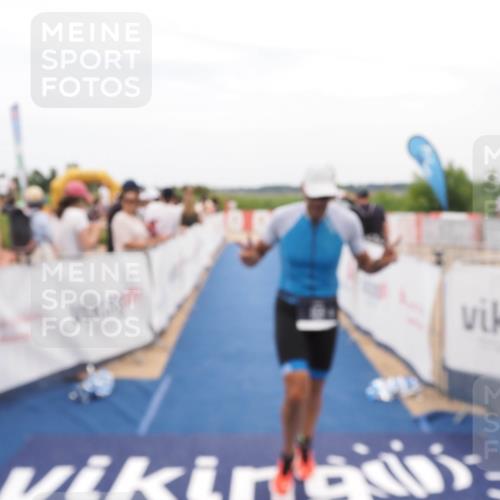 22.06.2025 - Viking Triathlon MichiJ http://msf.ph/oto/8126587 22.06.2025 15:23:20 Ziel 158 meine-sportfotos.de