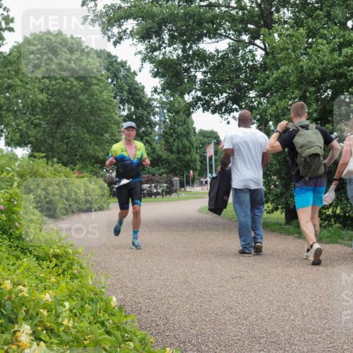 22.06.2025 - Viking Triathlon KatJ http://msf.ph/oto/8126635 22.06.2025 15:30:05 Laufen 418 meine-sportfotos.de