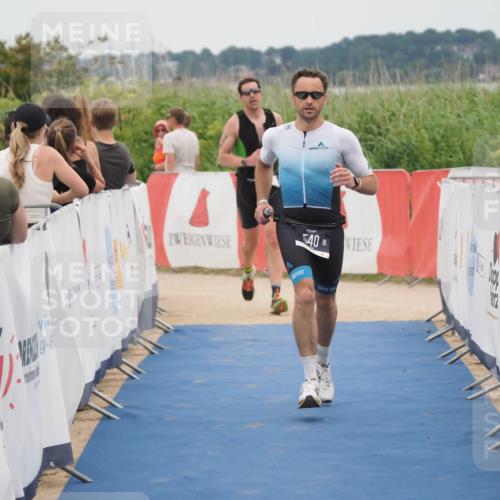22.06.2025 - Viking Triathlon MichiJ http://msf.ph/oto/8126637 22.06.2025 15:24:03 Ziel 366, 540 meine-sportfotos.de