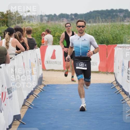 22.06.2025 - Viking Triathlon MichiJ http://msf.ph/oto/8126641 22.06.2025 15:24:03 Ziel 366, 540 meine-sportfotos.de