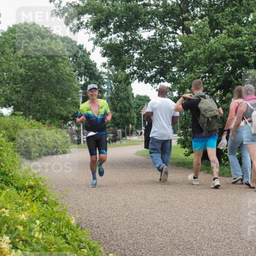 22.06.2025 - Viking Triathlon KatJ http://msf.ph/oto/8126656 22.06.2025 15:30:06 Laufen 418 meine-sportfotos.de
