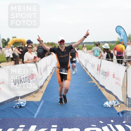22.06.2025 - Viking Triathlon MichiJ http://msf.ph/oto/8126660 22.06.2025 15:18:18 Ziel 164, 300 meine-sportfotos.de