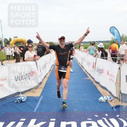 22.06.2025 - Viking Triathlon MichiJ http://msf.ph/oto/8126663 22.06.2025 15:18:18 Ziel 164, 300 meine-sportfotos.de