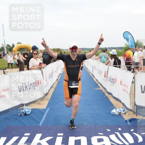 22.06.2025 - Viking Triathlon MichiJ http://msf.ph/oto/8126669 22.06.2025 15:18:19 Ziel 164, 300 meine-sportfotos.de