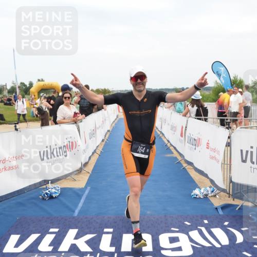 22.06.2025 - Viking Triathlon MichiJ http://msf.ph/oto/8126677 22.06.2025 15:18:19 Ziel 164, 300 meine-sportfotos.de