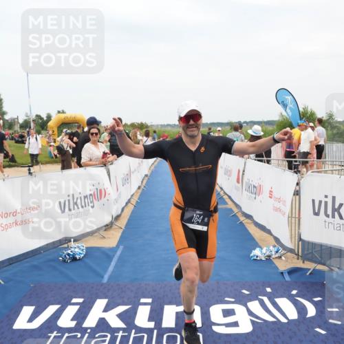 22.06.2025 - Viking Triathlon MichiJ http://msf.ph/oto/8126682 22.06.2025 15:18:19 Ziel 164, 300 meine-sportfotos.de