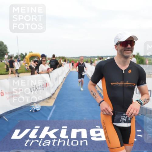 22.06.2025 - Viking Triathlon MichiJ http://msf.ph/oto/8126694 22.06.2025 15:18:19 Ziel 164, 300 meine-sportfotos.de