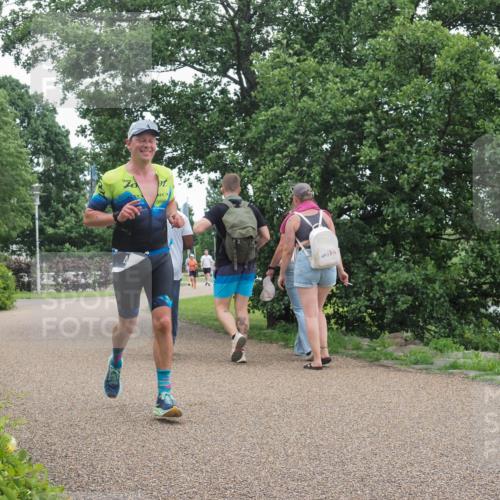 22.06.2025 - Viking Triathlon KatJ http://msf.ph/oto/8126708 22.06.2025 15:30:07 Laufen 418 meine-sportfotos.de