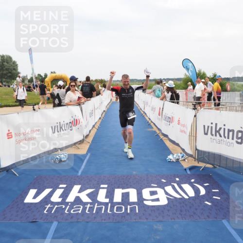 22.06.2025 - Viking Triathlon MichiJ http://msf.ph/oto/8126717 22.06.2025 15:18:21 Ziel 164, 235, 247, 300 meine-sportfotos.de