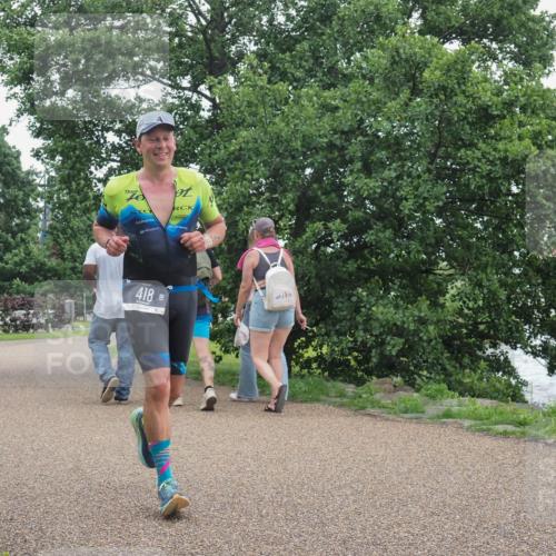 22.06.2025 - Viking Triathlon KatJ http://msf.ph/oto/8126732 22.06.2025 15:30:07 Laufen 418 meine-sportfotos.de