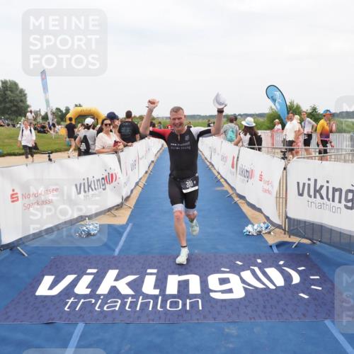 22.06.2025 - Viking Triathlon MichiJ http://msf.ph/oto/8126734 22.06.2025 15:18:21 Ziel 164, 235, 247, 300 meine-sportfotos.de