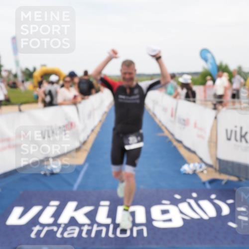 22.06.2025 - Viking Triathlon MichiJ http://msf.ph/oto/8126747 22.06.2025 15:18:22 Ziel 164, 235, 247, 300 meine-sportfotos.de