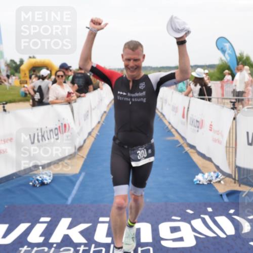 22.06.2025 - Viking Triathlon MichiJ http://msf.ph/oto/8126754 22.06.2025 15:18:22 Ziel 164, 235, 247, 300 meine-sportfotos.de