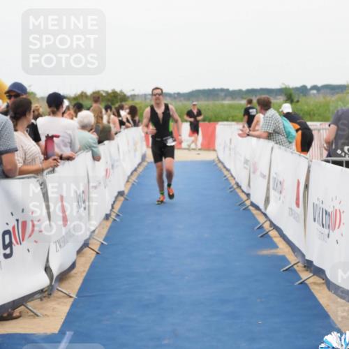 22.06.2025 - Viking Triathlon MichiJ http://msf.ph/oto/8126785 22.06.2025 15:24:07 Ziel 366, 540 meine-sportfotos.de