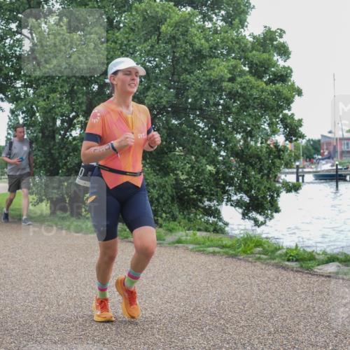 22.06.2025 - Viking Triathlon KatJ http://msf.ph/oto/8126827 22.06.2025 15:30:22 Laufen 130 meine-sportfotos.de