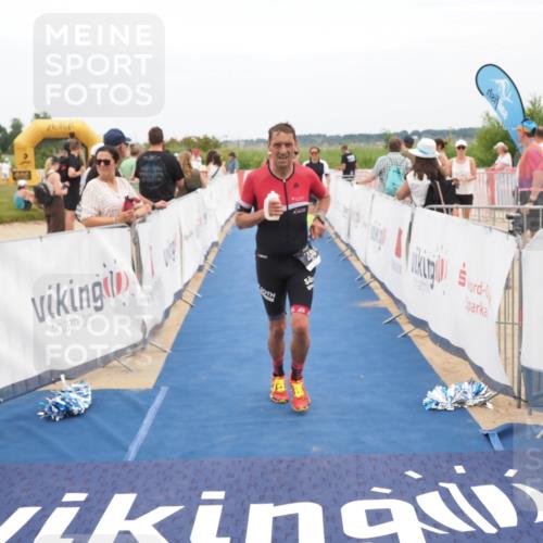 22.06.2025 - Viking Triathlon MichiJ http://msf.ph/oto/8126865 22.06.2025 15:18:26 Ziel 235, 247 meine-sportfotos.de