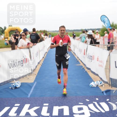 22.06.2025 - Viking Triathlon MichiJ http://msf.ph/oto/8126869 22.06.2025 15:18:26 Ziel 235, 247 meine-sportfotos.de