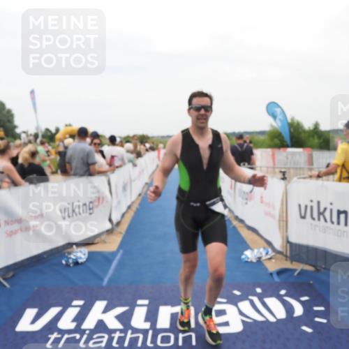 22.06.2025 - Viking Triathlon MichiJ http://msf.ph/oto/8126878 22.06.2025 15:24:10 Ziel 366, 540 meine-sportfotos.de