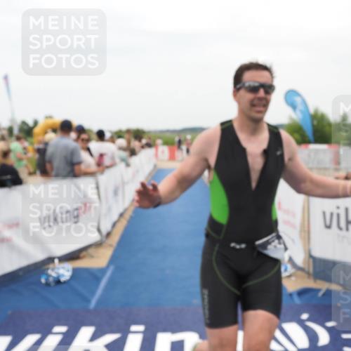 22.06.2025 - Viking Triathlon MichiJ http://msf.ph/oto/8126883 22.06.2025 15:24:11 Ziel 366 meine-sportfotos.de