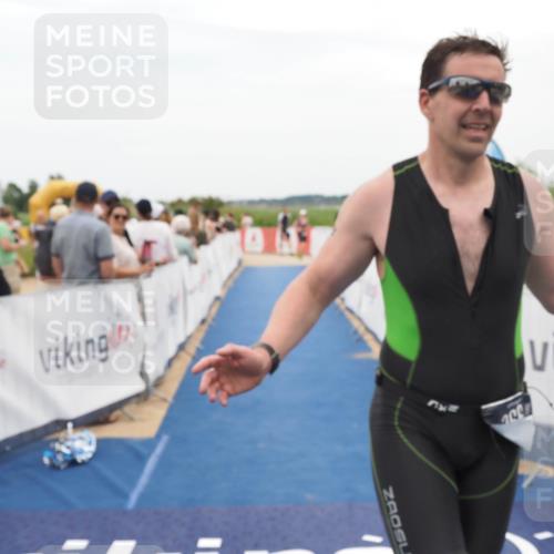 22.06.2025 - Viking Triathlon MichiJ http://msf.ph/oto/8126889 22.06.2025 15:24:11 Ziel 366 meine-sportfotos.de