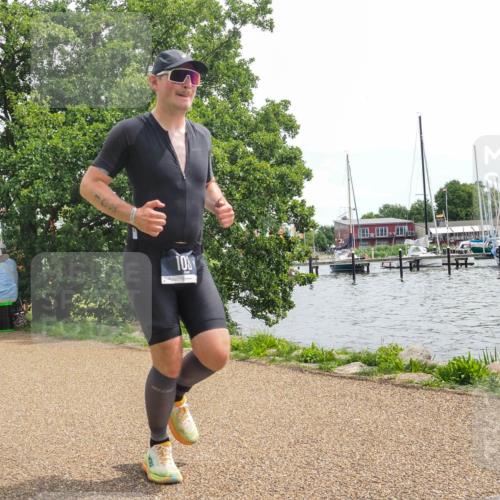 22.06.2025 - Viking Triathlon KatJ http://msf.ph/oto/8126890 22.06.2025 13:48:04 Laufen 103 meine-sportfotos.de