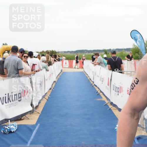 22.06.2025 - Viking Triathlon MichiJ http://msf.ph/oto/8126894 22.06.2025 15:24:11 Ziel 366 meine-sportfotos.de