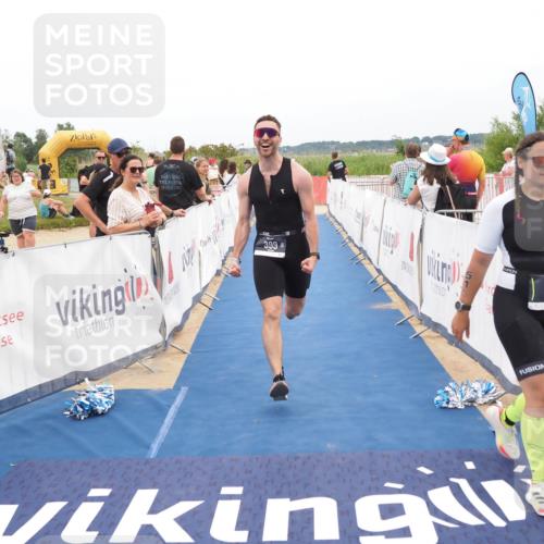 22.06.2025 - Viking Triathlon MichiJ http://msf.ph/oto/8127046 22.06.2025 15:18:34 Ziel 175, 399 meine-sportfotos.de