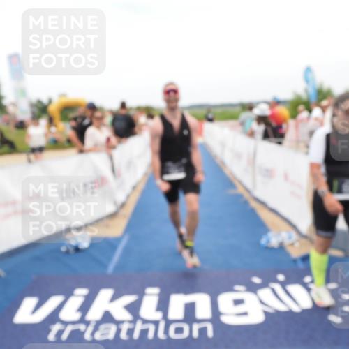 22.06.2025 - Viking Triathlon MichiJ http://msf.ph/oto/8127052 22.06.2025 15:18:34 Ziel 175, 399 meine-sportfotos.de