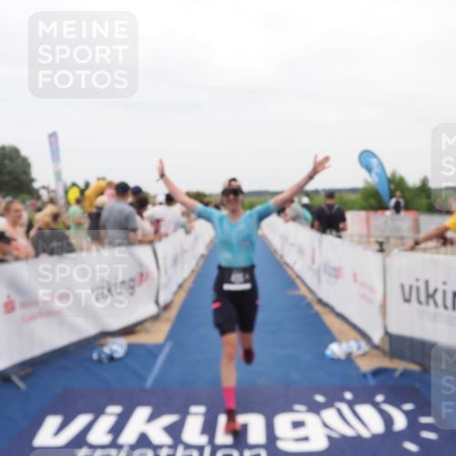 22.06.2025 - Viking Triathlon MichiJ http://msf.ph/oto/8127072 22.06.2025 15:24:19 Ziel 495 meine-sportfotos.de