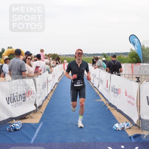 22.06.2025 - Viking Triathlon MichiJ http://msf.ph/oto/8127199 22.06.2025 15:24:27 Ziel 185 meine-sportfotos.de