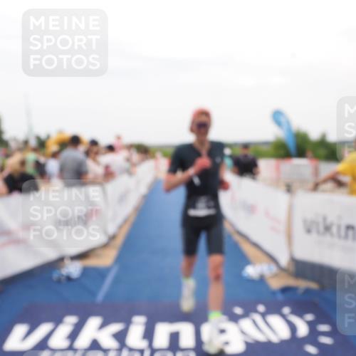 22.06.2025 - Viking Triathlon MichiJ http://msf.ph/oto/8127221 22.06.2025 15:24:27 Ziel 185 meine-sportfotos.de